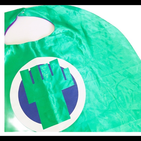 Hulk Theme Superhero Dress Up/Pretend Play Velcro Cape Green/Purple One Size - Picture 4 of 9